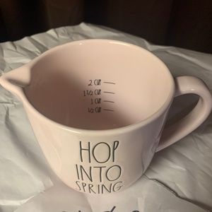 Rae Dunn measuring cup